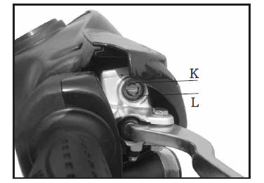 Brake fluid level inspection /refilling